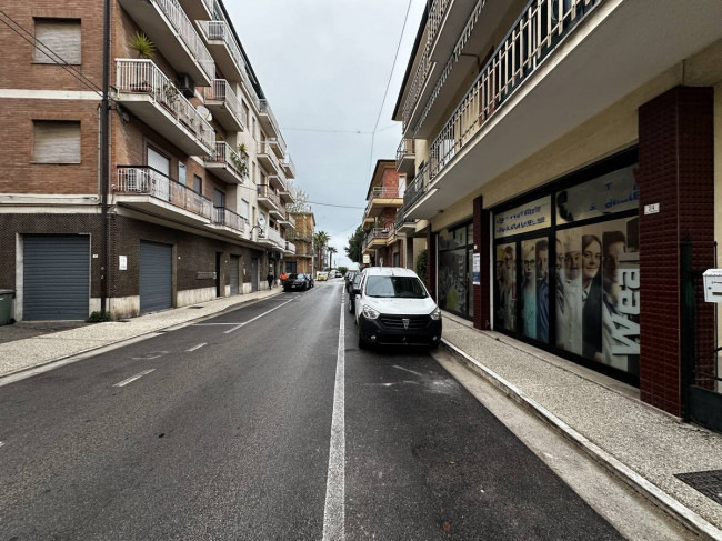 Locale commerciale a Pedaso