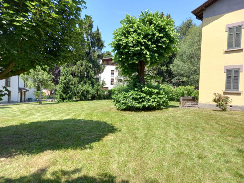 VILLA SINGOLA in Vendita a Barzio
