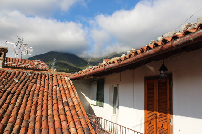 Porzione di casa in vendita a Civate (LC)