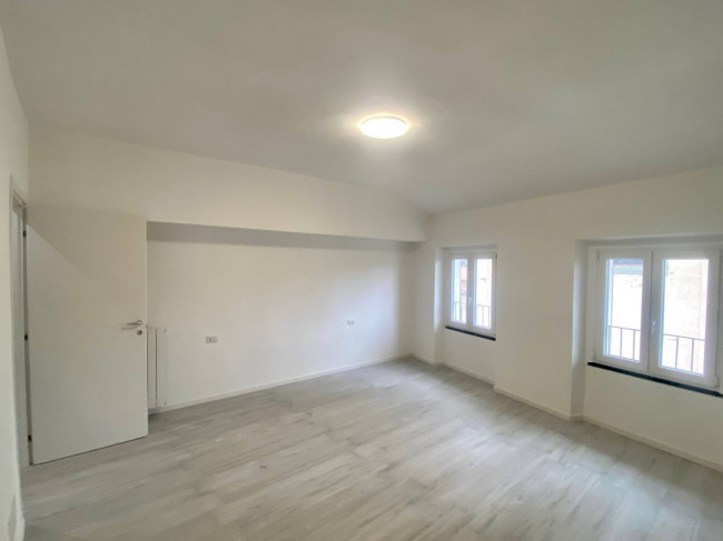 TRILOCALE in Vendita a Valgreghentino