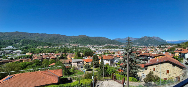 VILLA BIFAMILIARE in Vendita a Calolziocorte