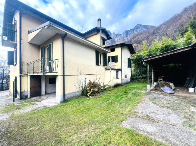 CASA SINGOLA in Vendita a Lecco