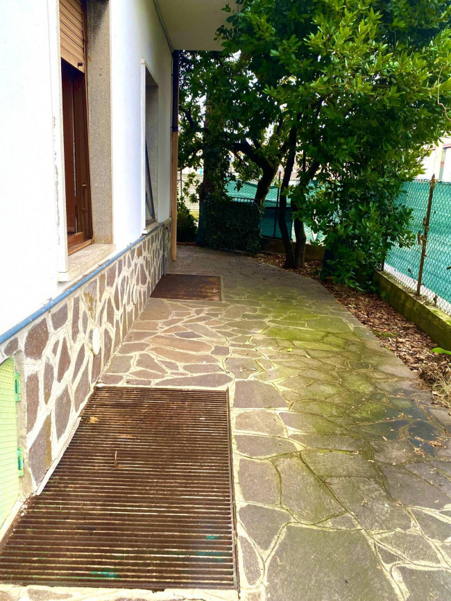 VILLA BIFAMILIARE in Vendita a Cesano Maderno