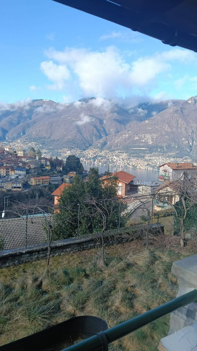 PORZIONE DI CASA in Vendita a Faggeto Lario