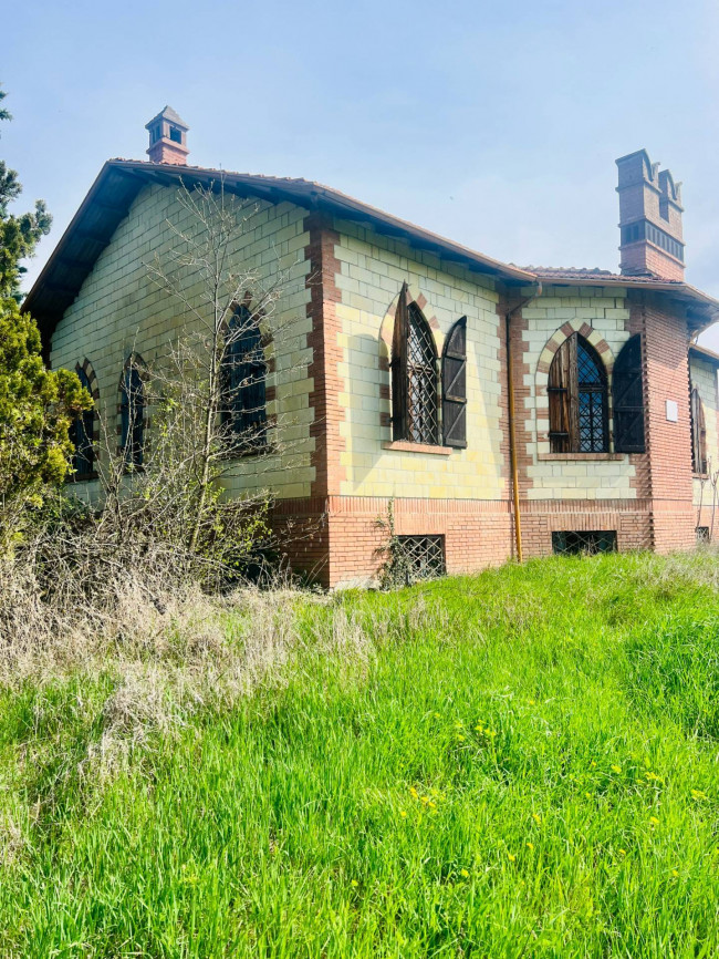 VILLA SINGOLA in Vendita a Ottiglio