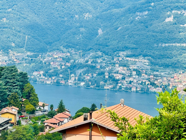 PORZIONE DI CASA in Vendita a Faggeto Lario