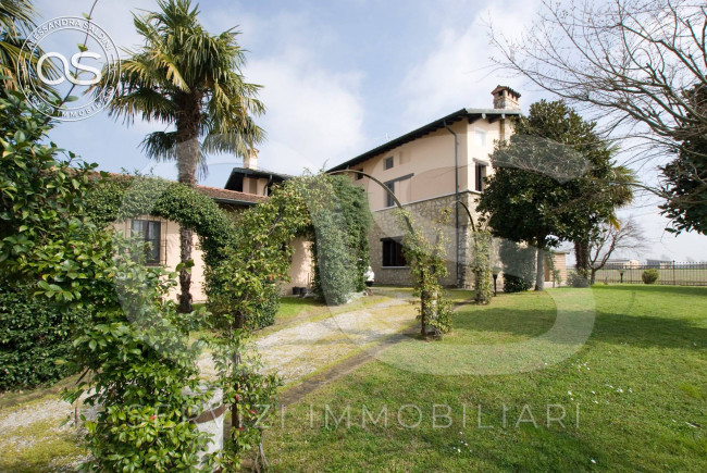 Villa in Vendita a Offlaga