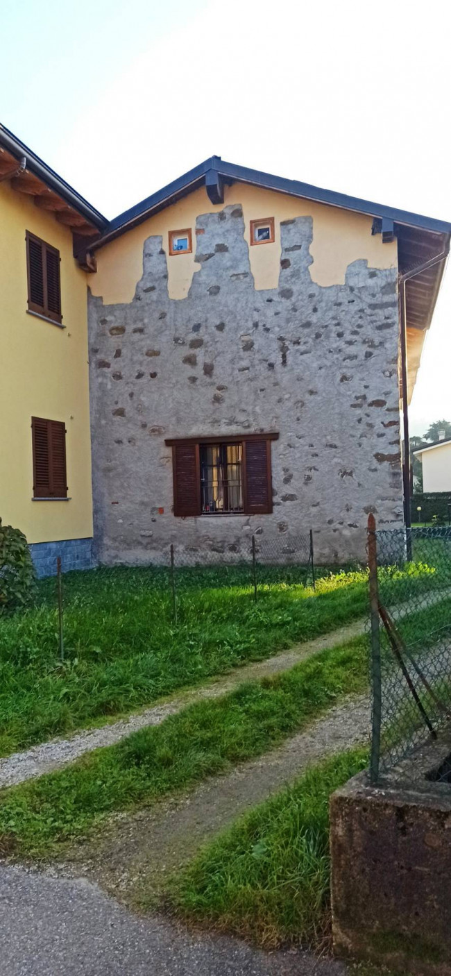 Casa semi-indipendente in vendita a Beverate, Brivio (LC)