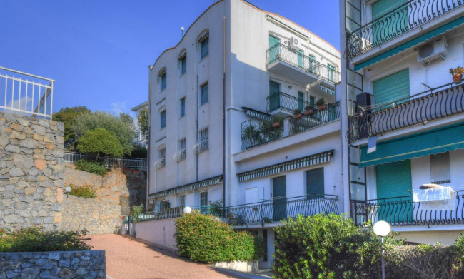 Appartamento in vendita a Borgio Verezzi