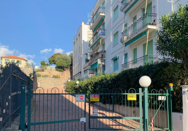 Appartamento in vendita a Borgio Verezzi
