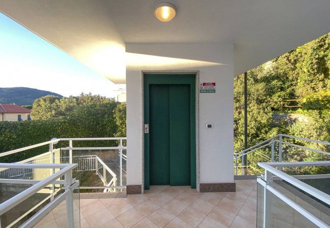 Appartamento in vendita a Borgio Verezzi