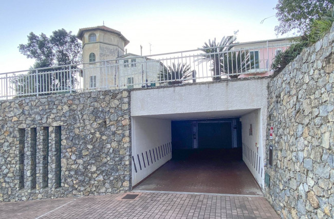 Appartamento in vendita a Borgio Verezzi