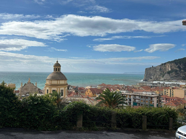 Appartamento in vendita a Finale Ligure