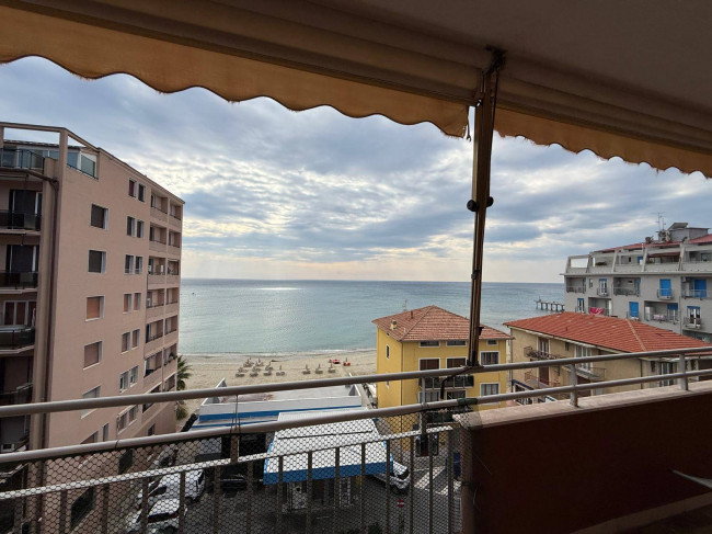 Appartamento in vendita a Pietra Ligure