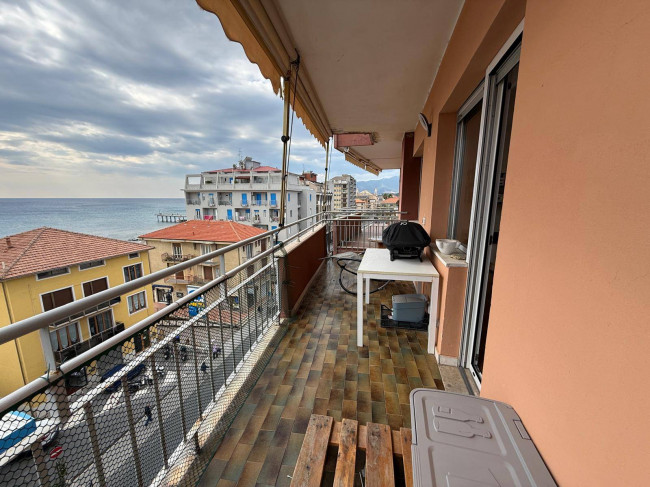 Appartamento in vendita a Pietra Ligure