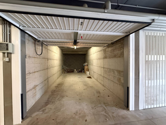 Box o garage in vendita a Pietra Ligure