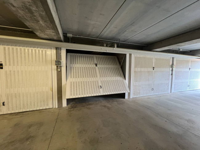 Box o garage in vendita a Pietra Ligure