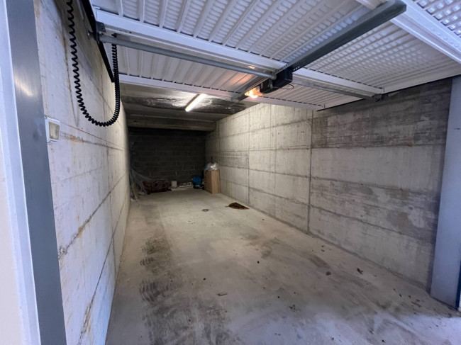 Box o garage in vendita a Pietra Ligure
