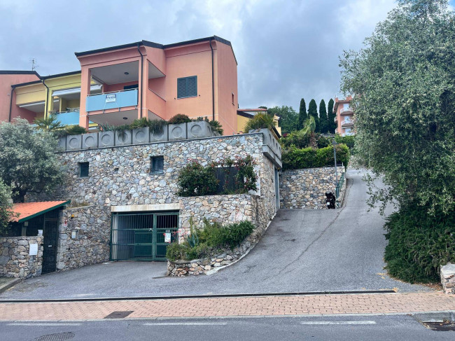 Box o garage in vendita a Pietra Ligure