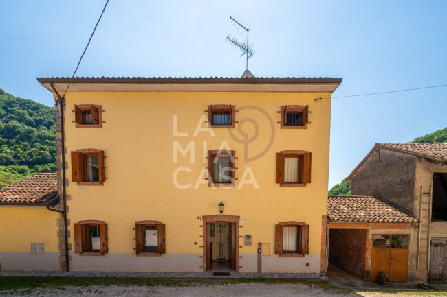 Porzione di casa in vendita a Tarzo