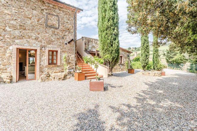 Villa in vendita a Montecatini Val di Cecina