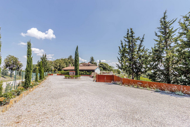 Villa in vendita a Montecatini Val di Cecina