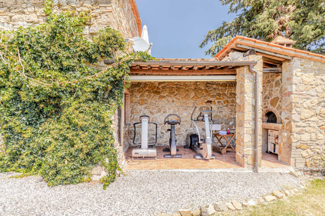 Villa in vendita a Montecatini Val di Cecina
