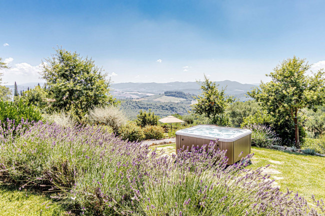 Villa in vendita a Montecatini Val di Cecina