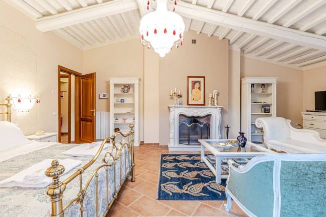 Villa in vendita a Montecatini Val di Cecina