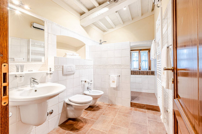 Villa in vendita a Montecatini Val di Cecina