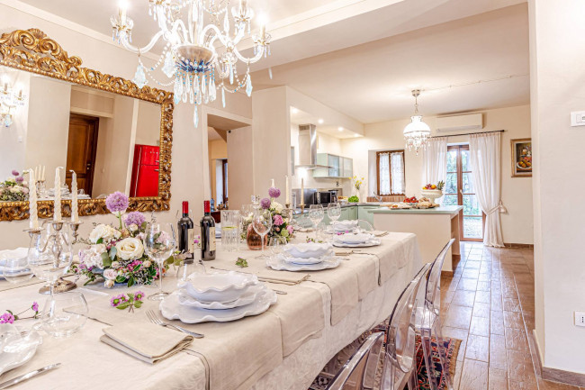 Villa in vendita a Montecatini Val di Cecina