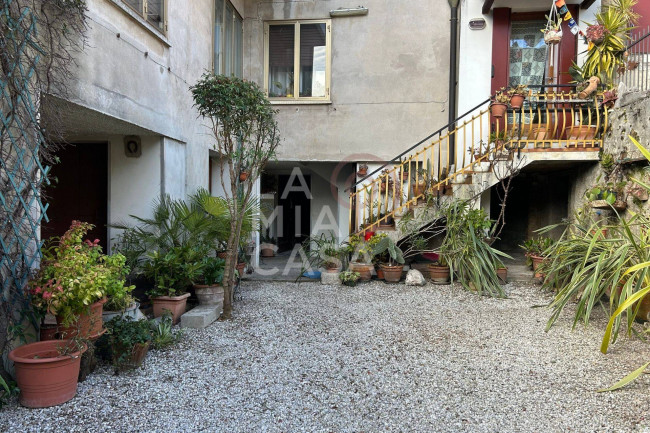 Porzione di casa in vendita a Revine Lago