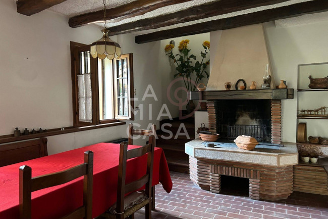 Porzione di casa in vendita a Revine Lago