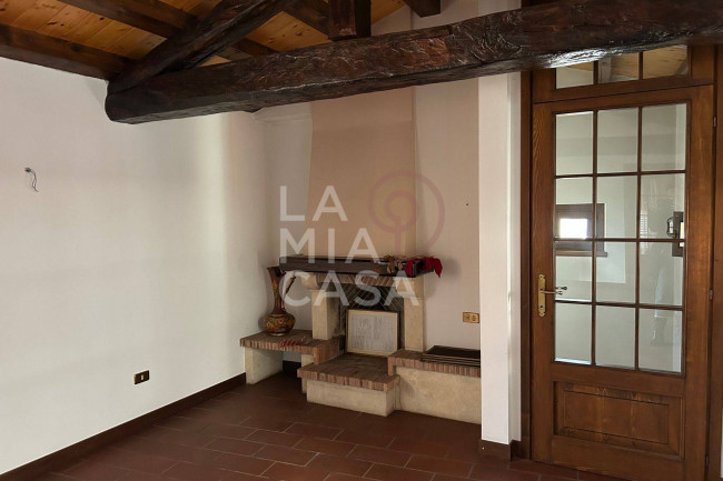 Porzione di casa in vendita a Revine Lago