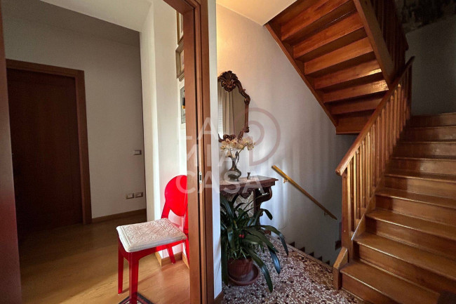 Porzione di casa in vendita a Revine Lago