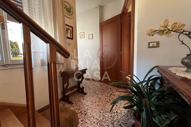 Porzione di casa in vendita a Revine Lago