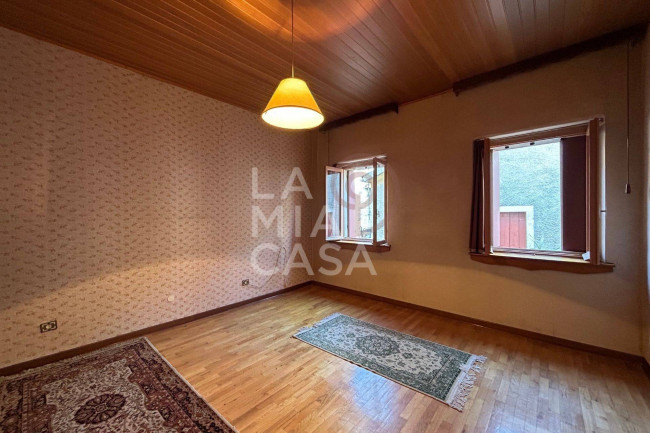 Porzione di casa in vendita a Revine Lago