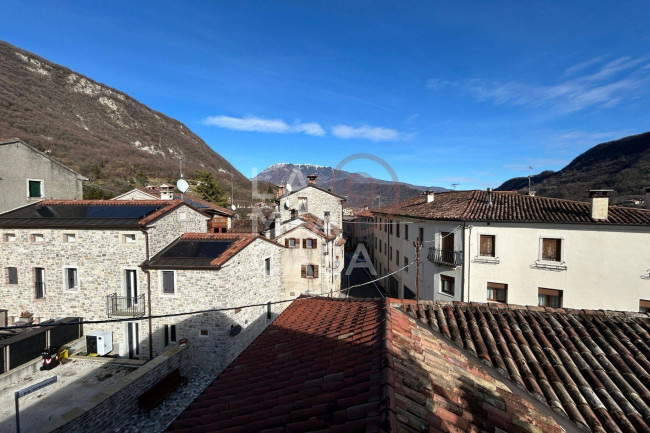 Porzione di casa in vendita a Revine Lago