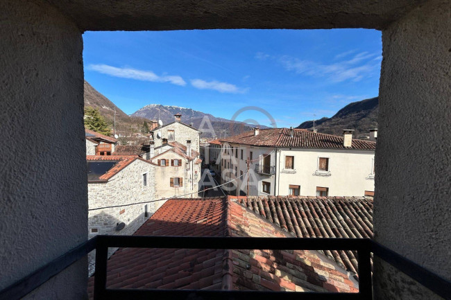 Porzione di casa in vendita a Revine Lago