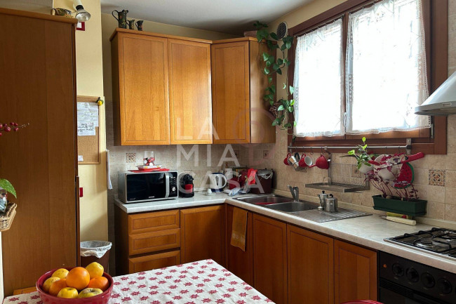 Porzione di casa in vendita a Revine Lago