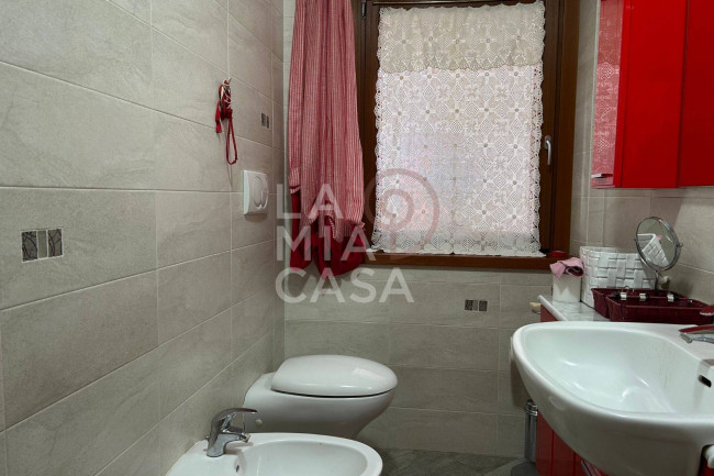 Porzione di casa in vendita a Revine Lago