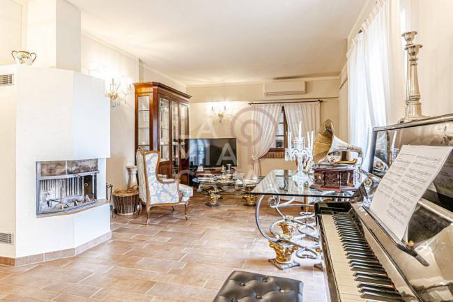 Villa in vendita a Montecatini Val di Cecina