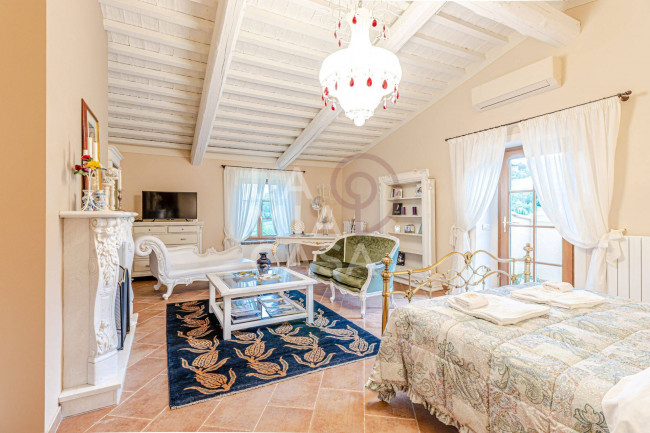 Villa in vendita a Montecatini Val di Cecina