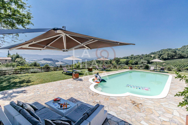 Villa in vendita a Montecatini Val di Cecina
