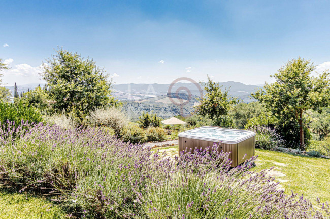 Villa in vendita a Montecatini Val di Cecina