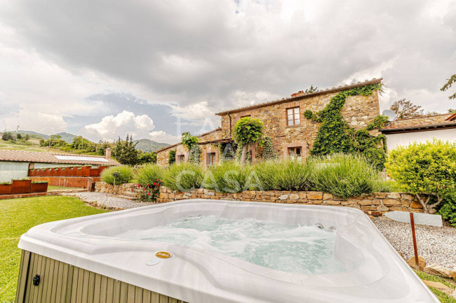 Villa in vendita a Montecatini Val di Cecina