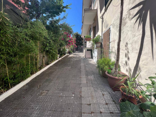 Magazzino in vendita a Roma - San Basilio