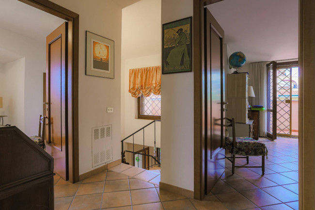 Villa bifamiliare in vendita a Guidonia Montecelio - Parco Azzurro