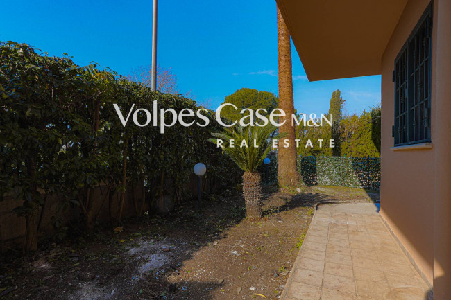 Villa trifamiliare in vendita a Guidonia Montecelio - Parco Azzurro