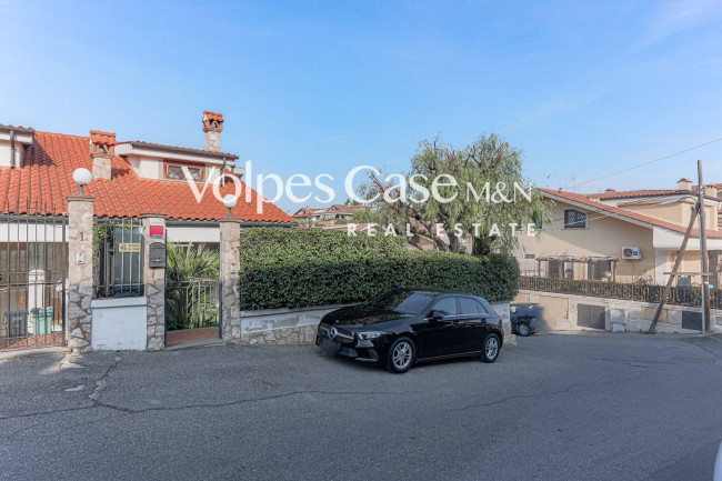 Villa trifamiliare in vendita a Guidonia Montecelio - Setteville